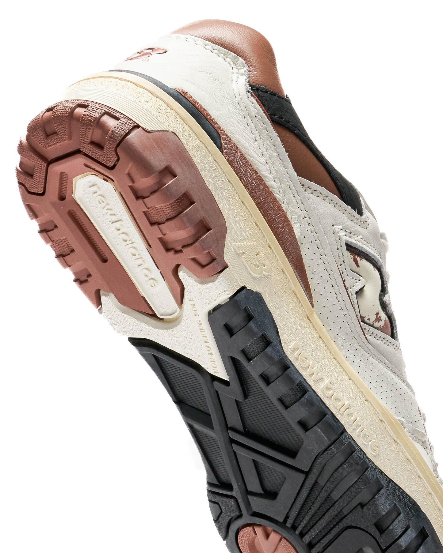New Balance 550
Vintage Pack Pecan