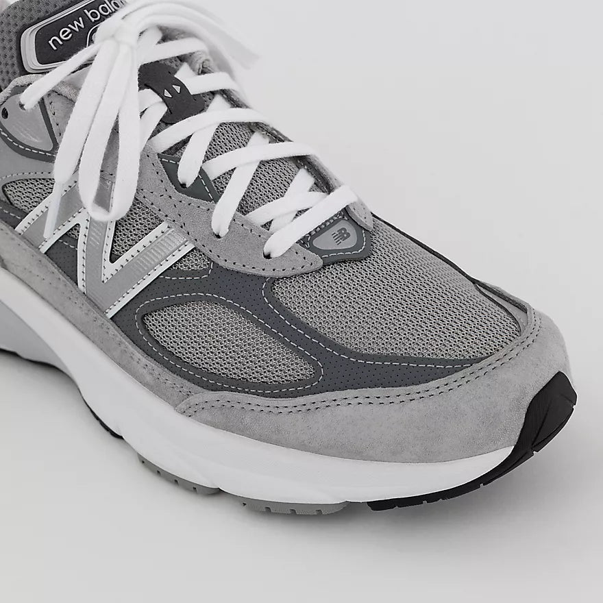 New Balance 990v6